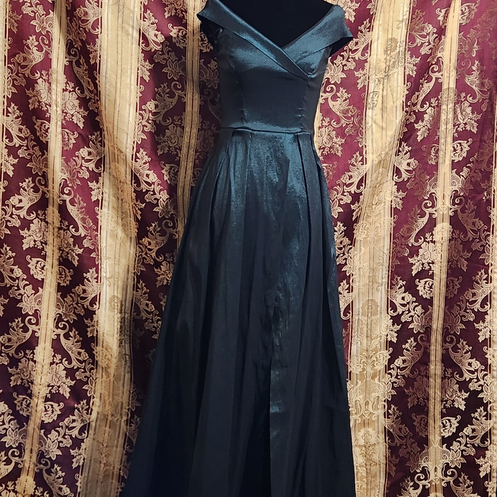 Windsor Navy Off-Shoulder Prom Dress